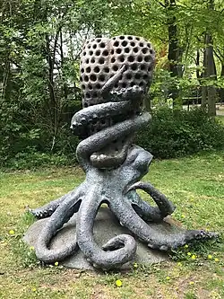 Jan van IJzendoorn: "De Lispeling", 1997/2000. Brons.