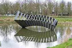 Kunstwerk van Jan van IJzendoorn uit 1992 bij Goudestein