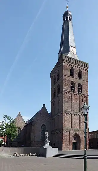 De toren in Barneveld waar Jan van Schaffelaar ooit afsprong.