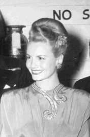 Janet Blair (rond 1940)