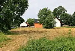 Boerderij in het dorp (2016)