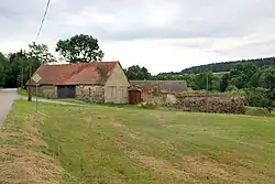 Boerderij in het dorp (2016)