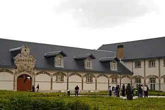 19e‑eeuwse gebouwen vanuit de binnenplaats