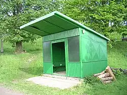 Bushalte in het dorp (2009)