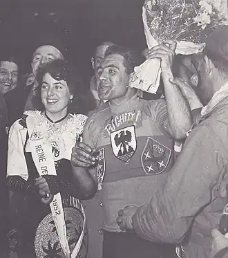 Munch na de overwinning in het eindklassement van Parijs-Nice (1953)