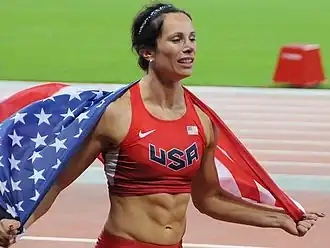 Jennifer Suhr na het winnen van de gouden medaille bij de OS van Londen, 2012.