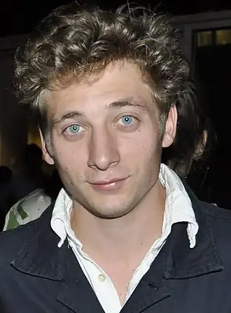 Jeremy Allen White in 2013