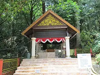 grafmonument Teukoe Oemar