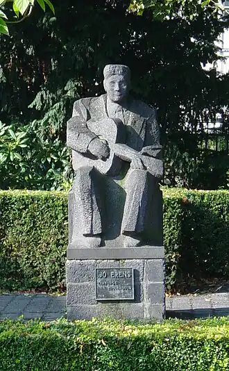 Beeld van Erens, Kloosterplein, Sittard