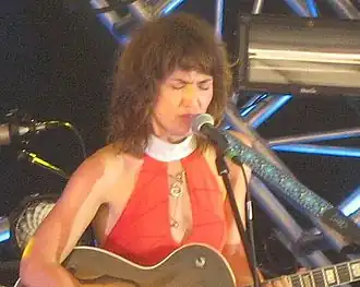 Joan As Police Woman tijdens een optreden in 2006.