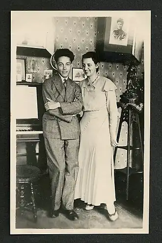 Andries Dhoeve en echtgenote Camilla Callebaut te Gent, Laurent Delvauxstraat 31. Anno 1936. © Hugo Baeckeland