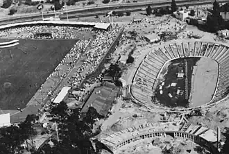 Johanneshovs IP (links) rond 1955. Rechts het Johanneshovs Isstadion in aanbouw.