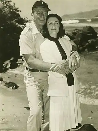 John Wayne en Elizabeth Allen in Donovan's Reef