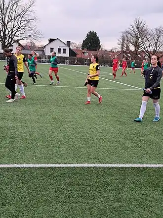 Promes (links) tijdens een wedstrijd tegen Jong FC Twente in 2025