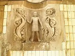 Reliëf Meisje aan de wandel van Hildo Krop onder de brug (2013)