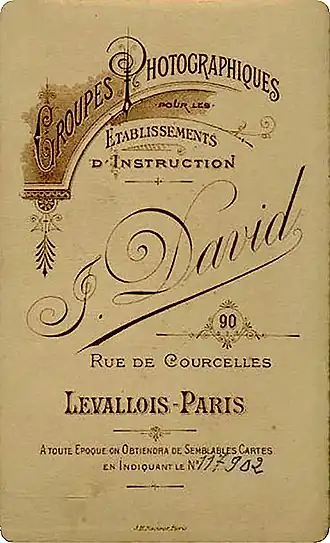 Reclame op de achterkant van een carte de visite- of kabinetfoto, ca. 1890