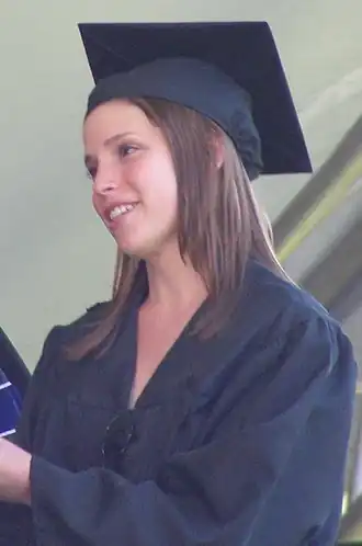 Julia Whelan tijdens haar diploma-uitreiking in 2008.