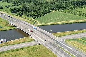 Julian J. Ewellbrug over de Zuid-Willemsvaart in 2013