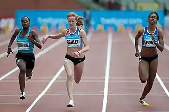 Kimberley Efonye (rechts) in actie tijdens de Memorial Van Damme 2010.