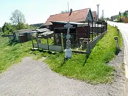 Wegkruis in het dorp (2021)