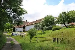 Weggetje door het dorp (2016)