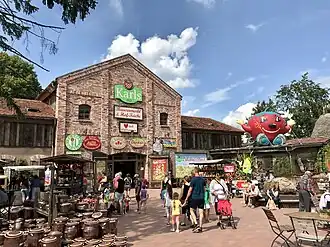 De ingang van Karls Erlebnis-Dorf in Ratekau-Warnsdorf