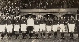 Heijen (4e van links) in het Nederlands elftal (1923)