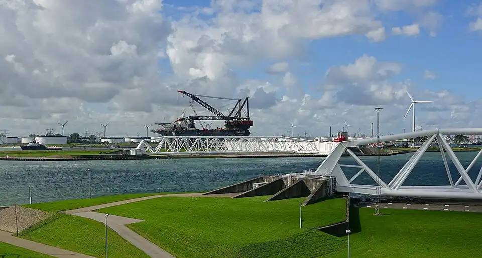 1987-1997 Maeslantkering, Hoek van Holland