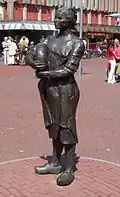 De Kaasboerin, bronzen beeld in Gouda