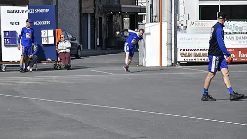 na wisseling slaat het blauwe team op