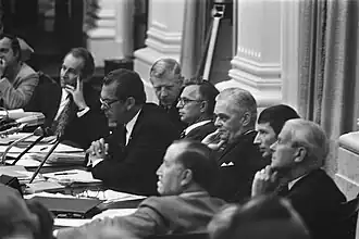 Een deel van het kabinet-Biesheuvel II, met als spreker minister-president Biesheuvel tijdens een debat in de Tweede Kamer op 17 augustus 1972