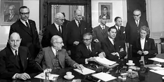 De ministers van het kabinet-Zijlstra in de Blauwe Zaal op 21 november 1966
