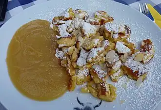 Kaiserschmarren met appelmoes