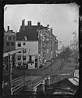 De ijzeren ophaalbrug leidend naar de Kalkmarkt door Jacob Olie in 1863
