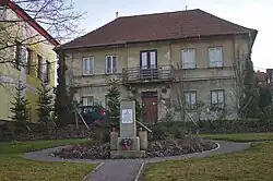 Monument in het dorp