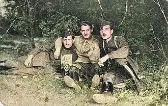 Carol Deutsch (links) , legerdienst in het Kamp van Beverlo (1919); ingekleurde foto
