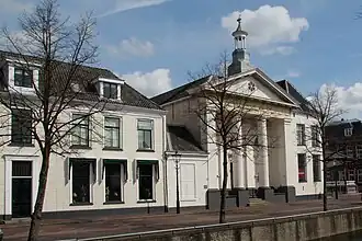 De Burgwal met de Lutherse Kerk