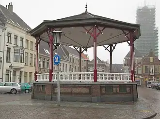 Nieuwe Markt met muziekpaviljoen