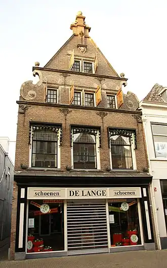 Gerenoveerd pand met oudere bouwresten