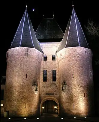 Koornmarktspoort bij nacht