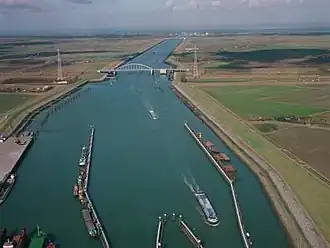 Het Kanaal door Zuid-Beveland (Foto: BeeldbankVenW.nl, Rijkswaterstaat)