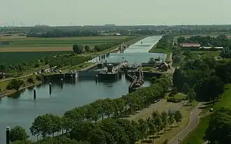 Het kanaal, gezien vanaf de Grote kerk in Veere