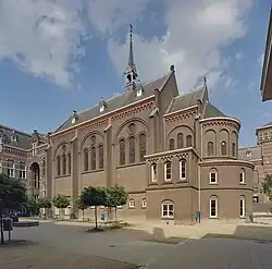 Kapel vanuit het zuidwesten