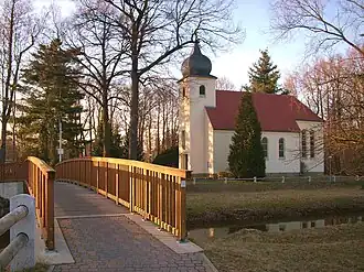 Christus-Koning-kapel, Dörgenhausen (1953), met binnen een 15e- of 16e-eeuws altaarstuk