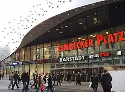 Ingang vanaf de Limbecker Strasse