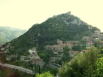 Zicht op Karytaina, met links de "Frankische" burcht