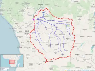 Een kaart van het stroomgebied van de Kasai-rivier. Mwene Muji controleerde het gebied rond de Beneden-Kasai, dat zich uitstrekte van het Mai-Ndombe-meer en Mushie tot Idiofa en de Wamba-rivier.