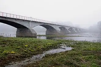 De oude brug over de Kasari