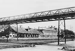 Station met loopbrug in 1910.
