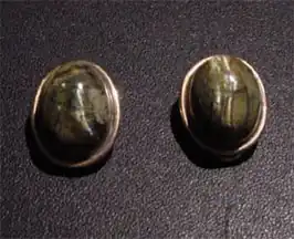 Oorknoppen met kattenoog